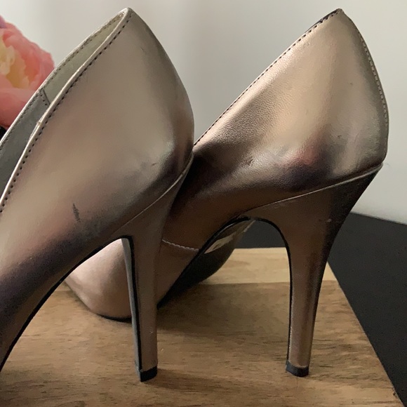 Steve Madden Platinum Metallic Heels - Picture 7 of 8